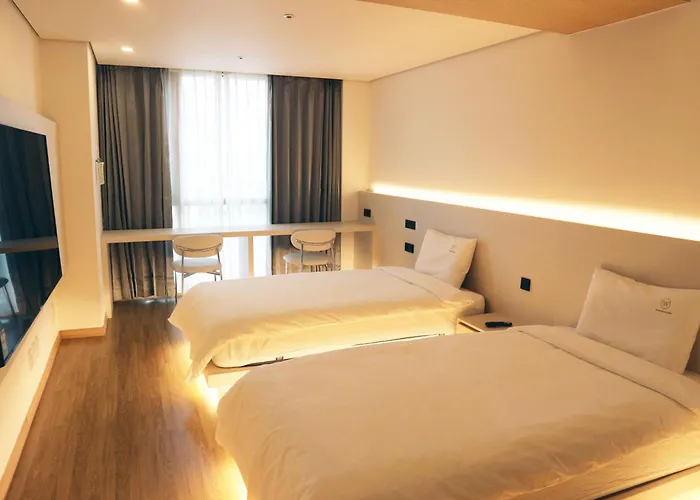 W Centum ホテル 4*