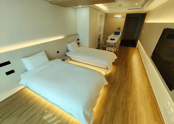 W Centum 4*